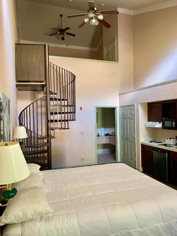 Quadruple Room image 4