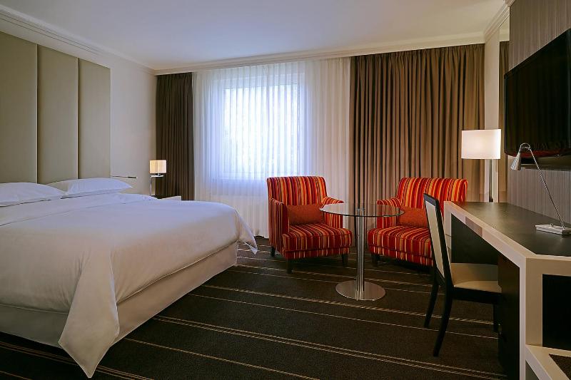 Junior Suite, 1 King image 2