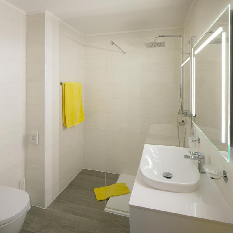 Superior Double/Twin Room with Balcony image 3