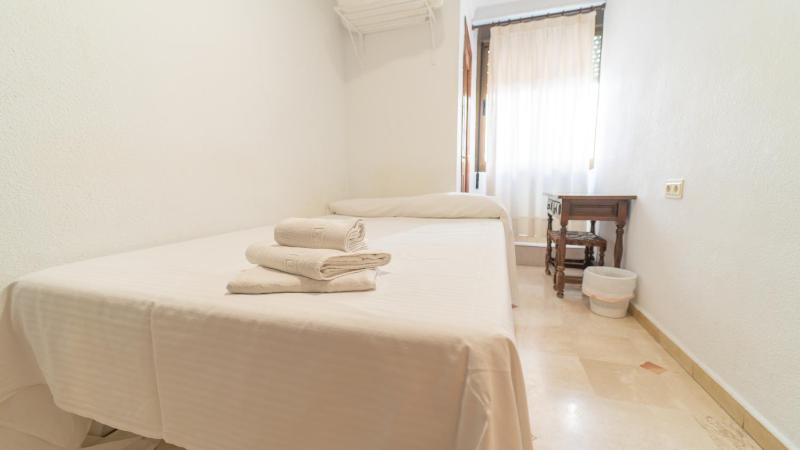 Double Room image 4