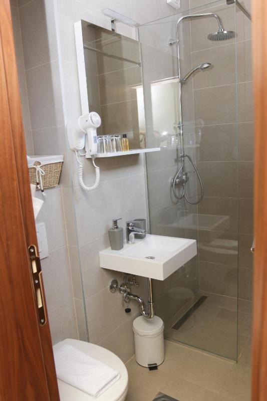 Triple Room image 2