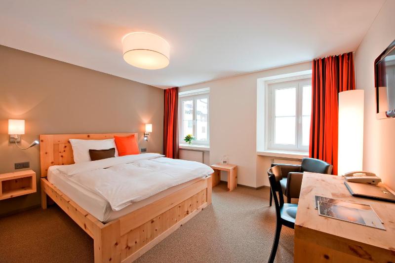 Double Room image 3