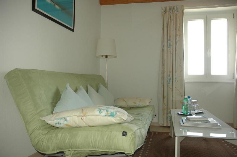 Superior Twin Room with Lake View image 4