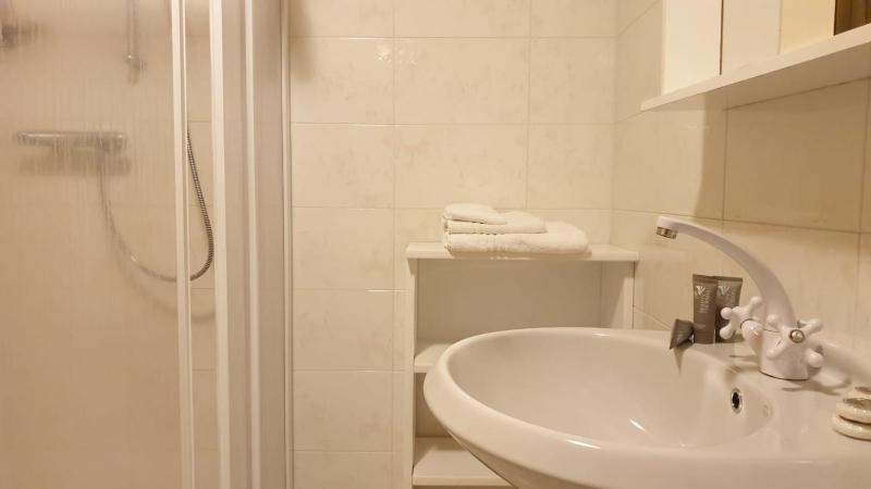 Apartment image 3
