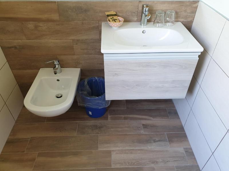 Double Room with Lake View image 3