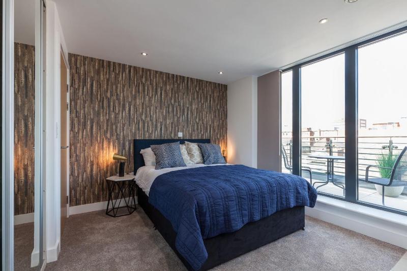Executive Studio Apartment with Balcony image 4