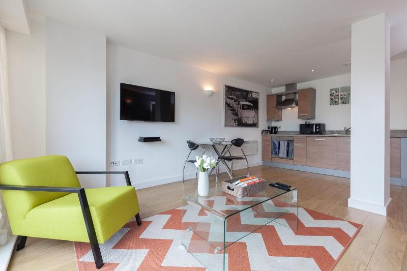 Superior One-Bedroom Apartment image 4