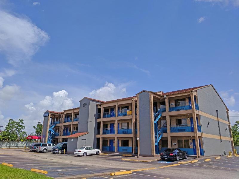 Travelodge by Wyndham Houston Hobby Airport - image 23