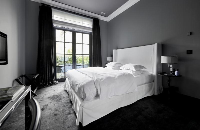 Double Room with Terrace image 4