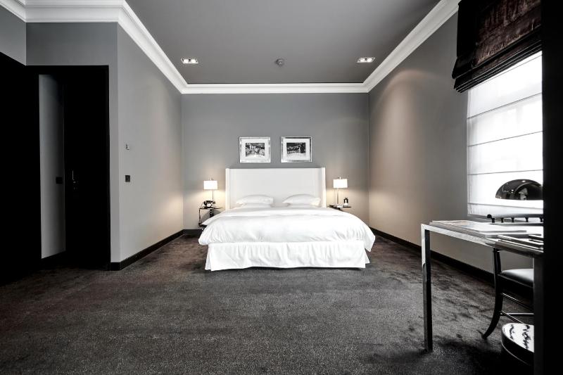 Deluxe Double Room image 2