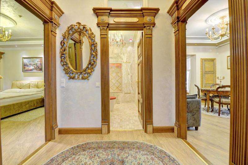 Luxury Pilies Avenue Apartment - image 14