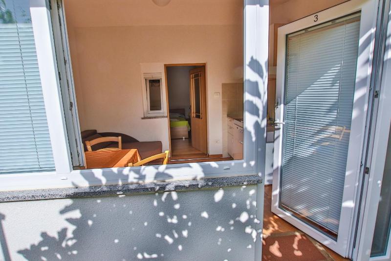 One-Bedroom Apartment image 1