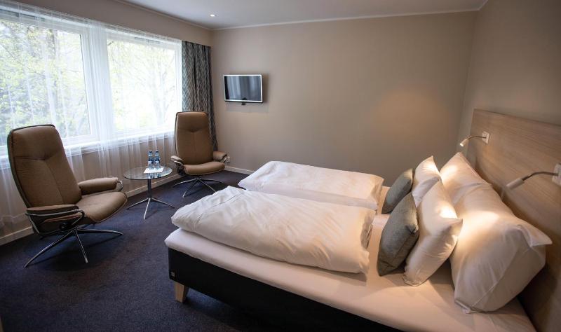 Double Room image 4