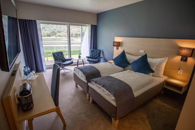 Deluxe Double Room with Balcony and Sea View image 1