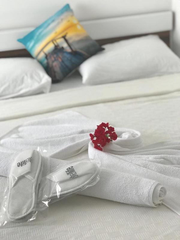 Double Room image 2