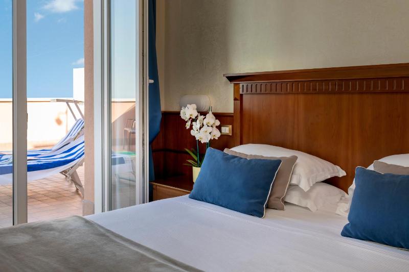 Double or Twin Room with Terrace image 2