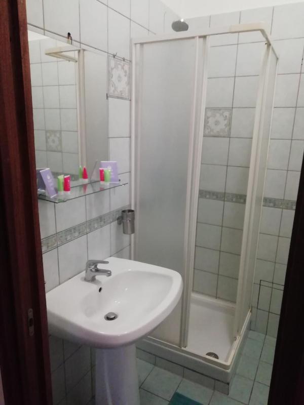 Deluxe Double Room with Balcony image 3