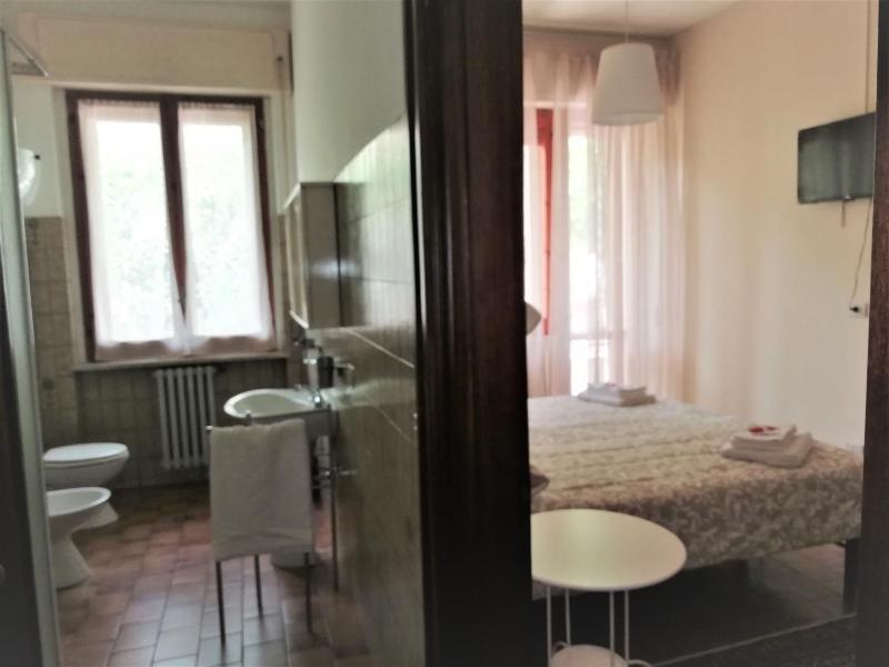 Double or Twin Room image 4