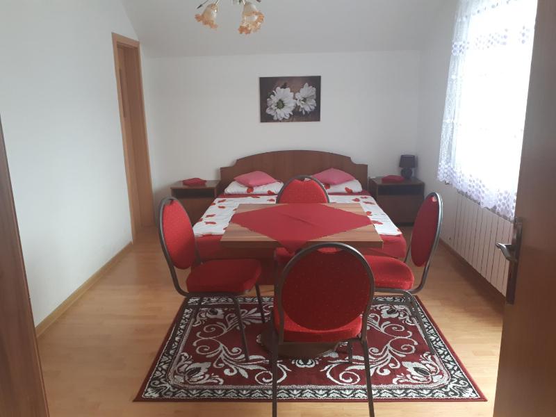 Quadruple Room with Mountain View image 2