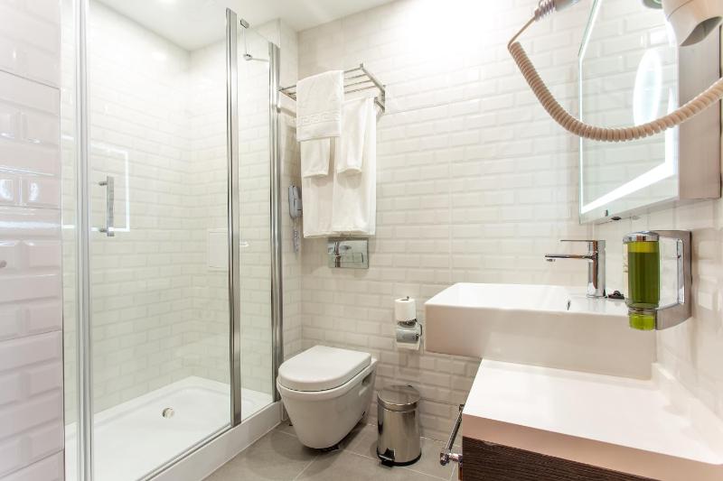 Comfort King Room image 2