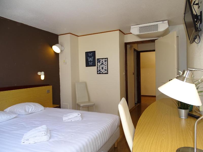 Basic Triple Room image 2