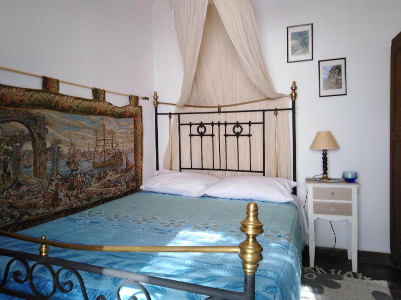 One-Bedroom Apartment image 3