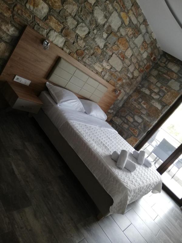 Deluxe Triple Room image 4