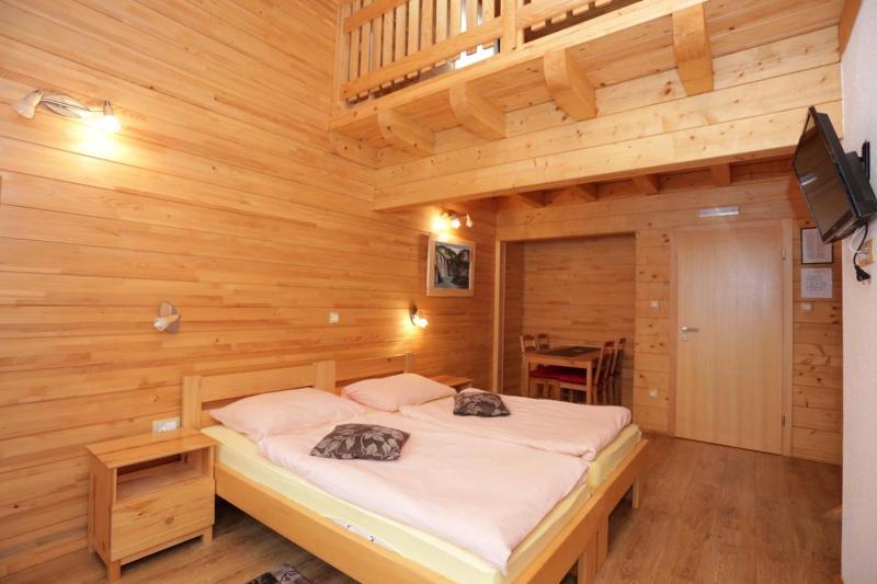 Quadruple Room with Balcony image 3