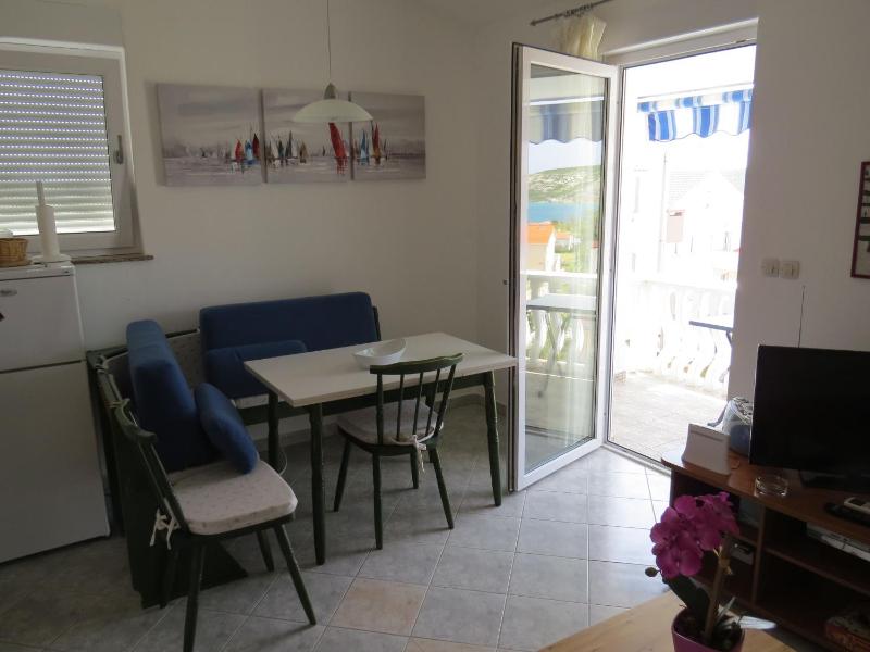 One-Bedroom Apartment image 3
