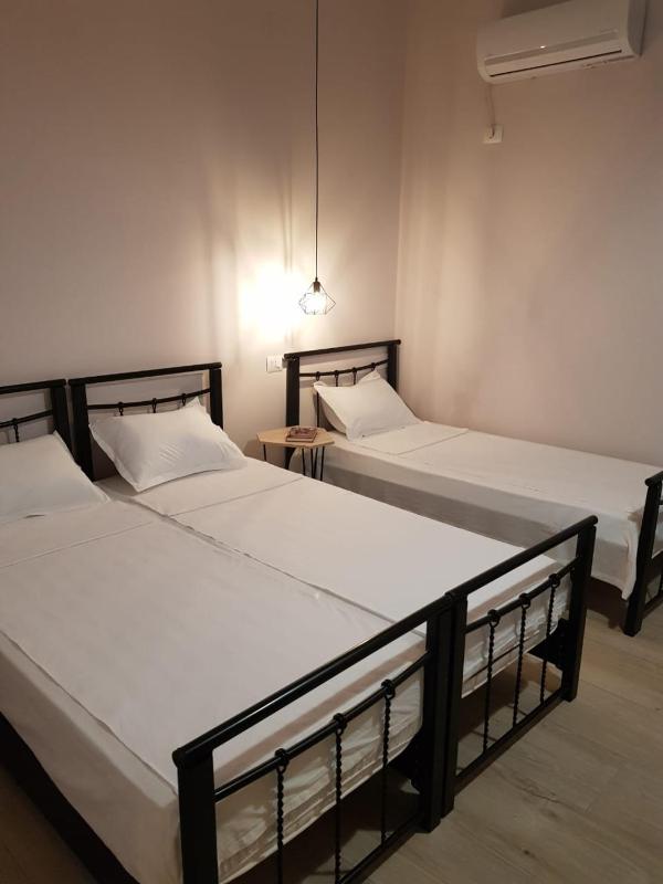 Triple Room image 3