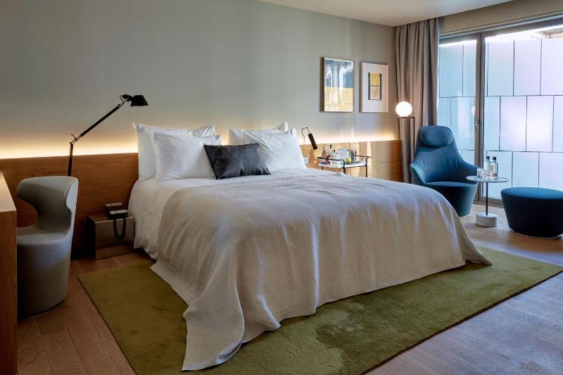  Large Double or Twin Room image 3