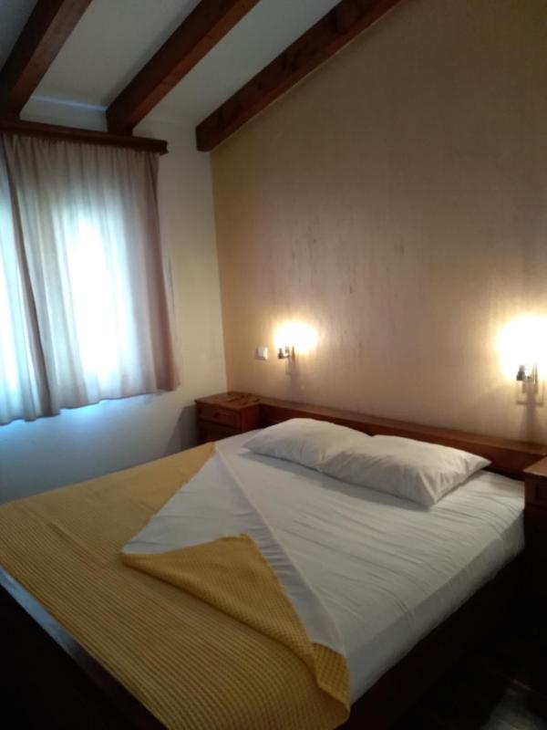 One-Bedroom Apartment with Balcony and Sea View image 2