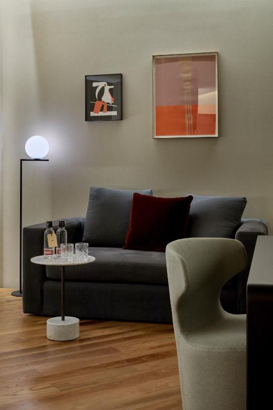 Family Room image 4
