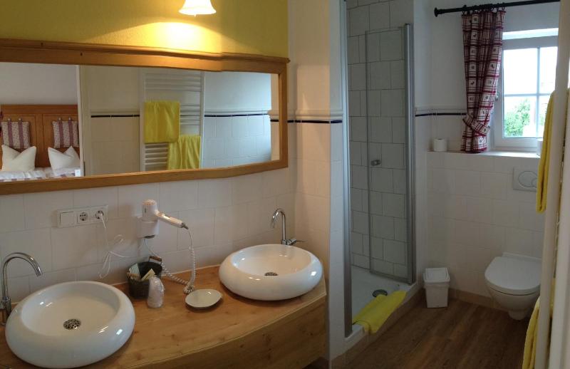 Double Room with Balcony image 2