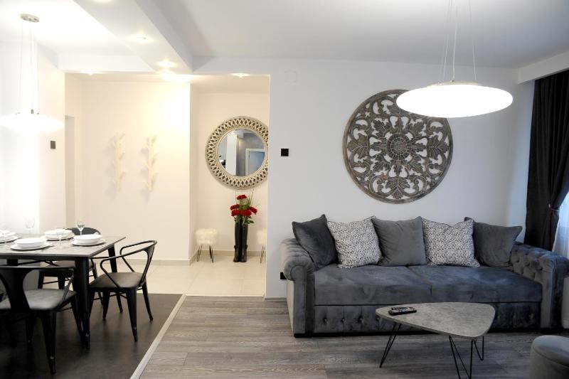Apartment A - image 9