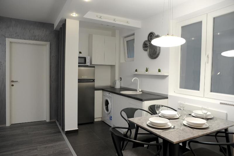 Apartment A - image 6