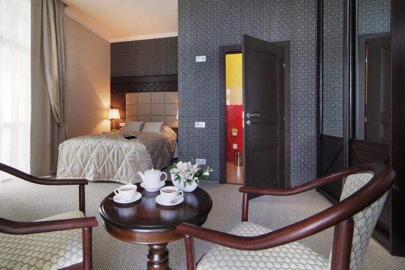 Standard Double or Twin Room image 2