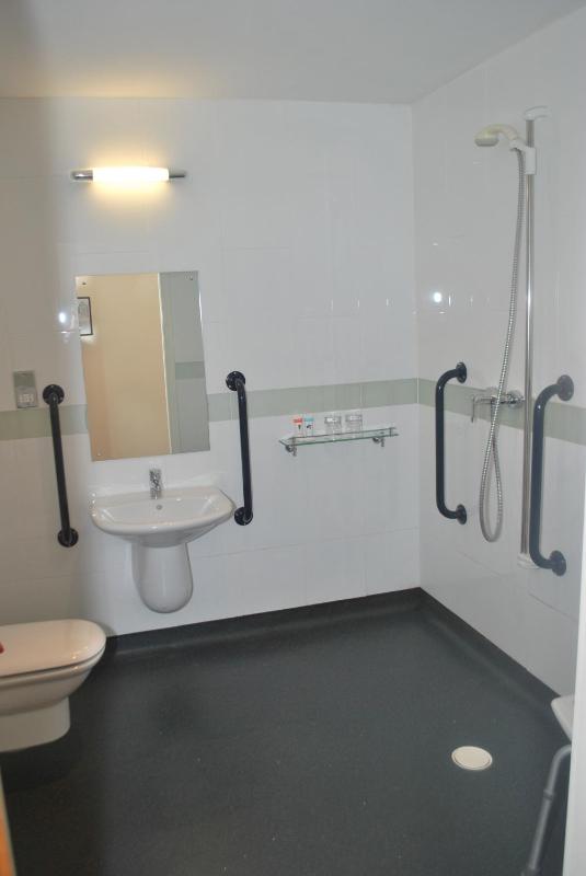 Double or Twin Room - Disability Access with Free Hot Breakfast image 2