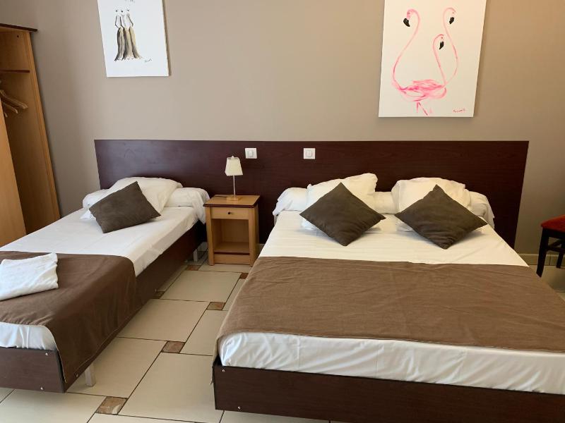 Triple Room image 4