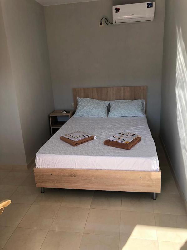 Twin Room with Shared Bathroom image 3