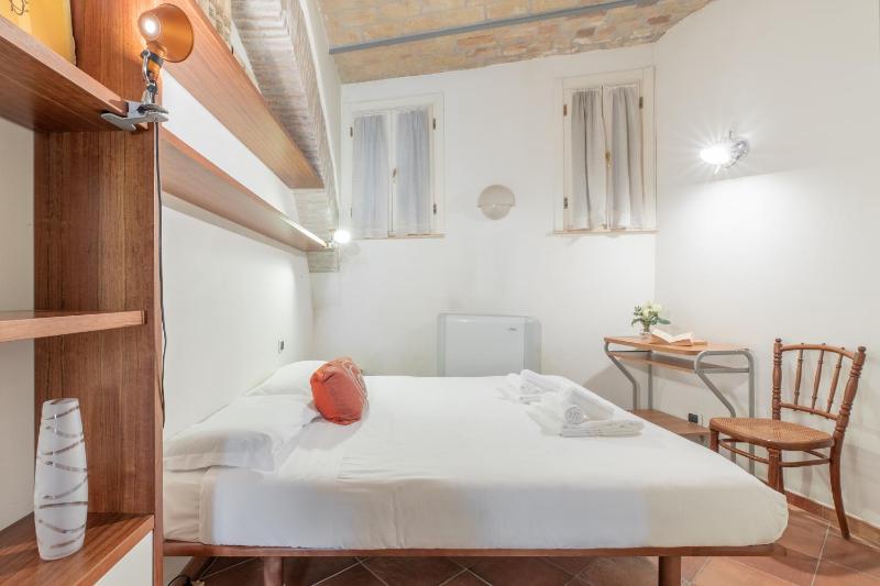 One-Bedroom Apartment image 3