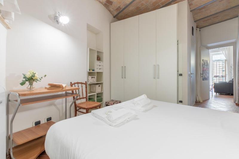 One-Bedroom Apartment image 3