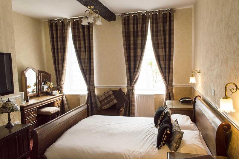 Deluxe Double Room image 3