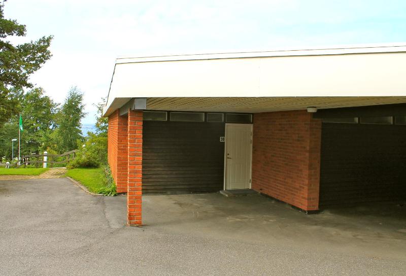Standard Family Room image 3