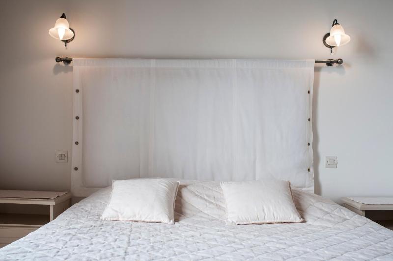 Standard Double Room image 3