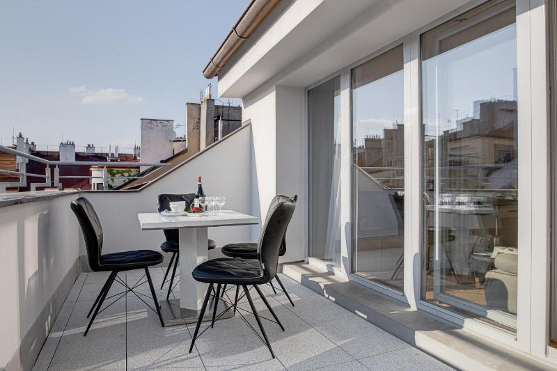 Apartment - Split Level image 2