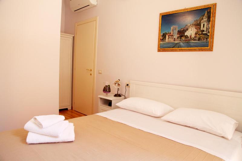 Bed & Breakfast Duomo Di Taormina - image 16