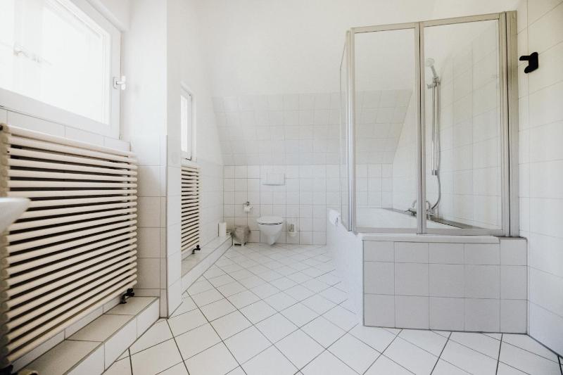 Deluxe Double Room with Bath image 3