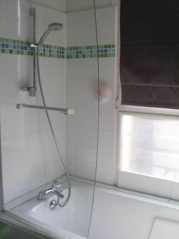 Double Room image 3