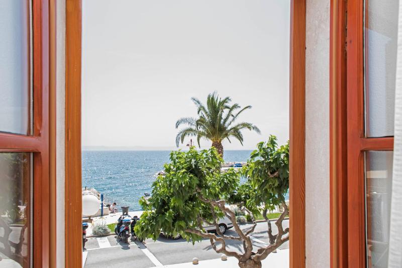 Double Room with Sea View image 2